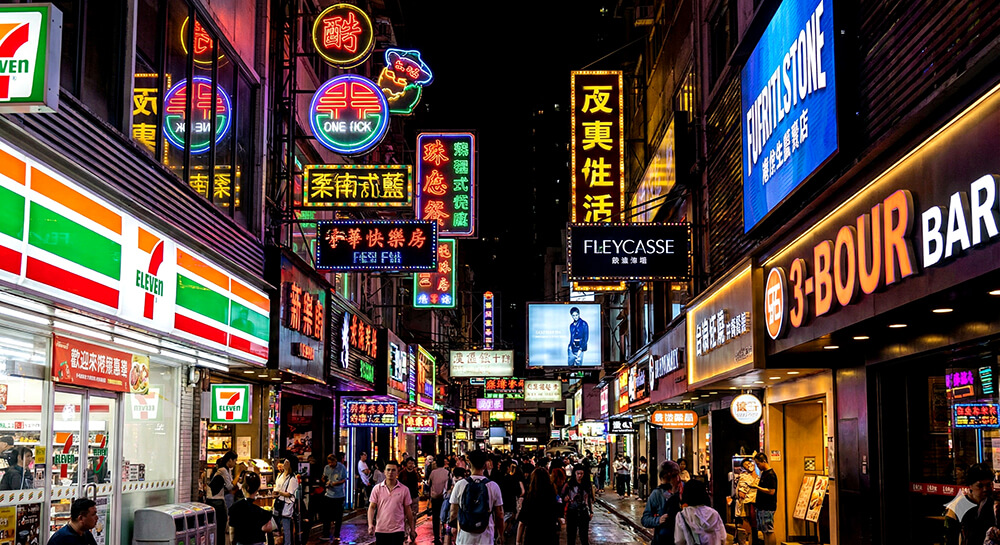 光る看板の種類と選び方